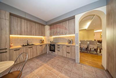 Casă individuală cu 8 camere cu Canalizare în Moieciu - 59