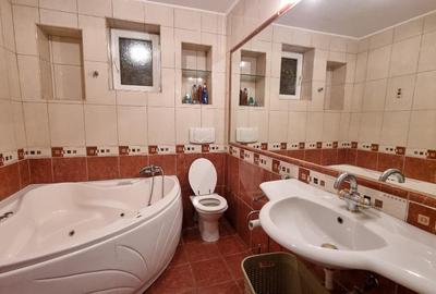 Apartament 3 camere zona centrala etaj - 2