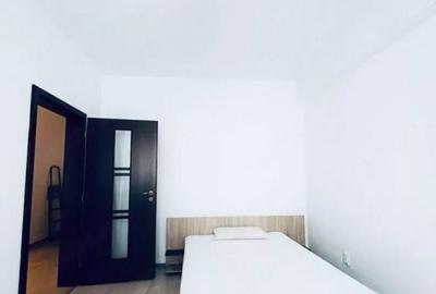 Apartament cu 3 camere decomandat în Drumul Taberei
