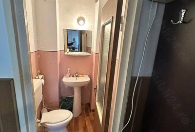 Apartament cu 3 camere decomandat în Coman - 4