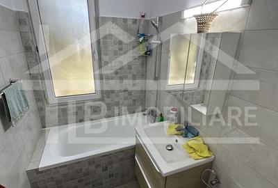 Apartament cu 3 camere semidecomandat în 7 Noiembrie - 9