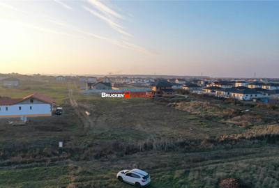 Teren de 570 mp, în Sânmartin - 1