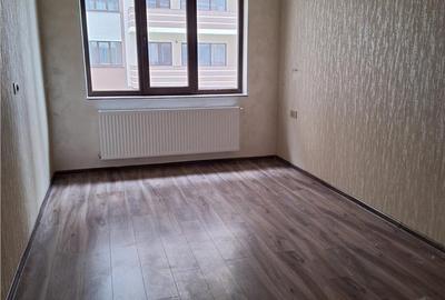 Apartament cu 2 camere decomandat în Tractorul - 16