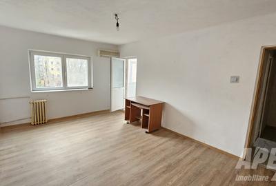 Apartament 2 camere de vanzare - 1