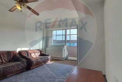 Apartament cu 3 camere de vanzare in zona Vitrometan