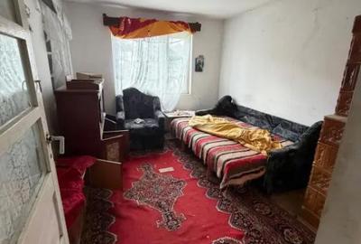 Casă cu 4 camere cu Teren 1400 Mp în Central - 2