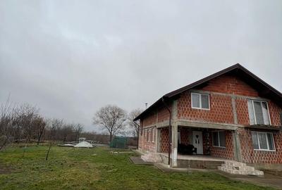 Casă cu 4 camere în Amați - 4