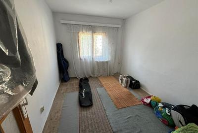 Apartament 4 camere , etaj 2, zona Sud - Paco, liber - 11