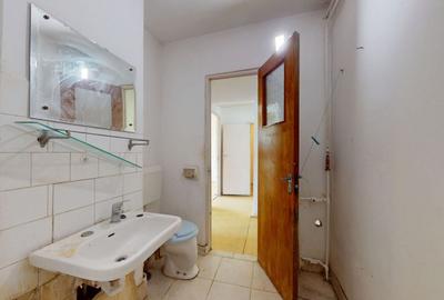 Apartament cu 3 camere decomandat în Gorjului - 18