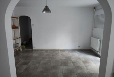 Spațiu comercial, de 42 mp, în Central - 1
