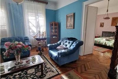 Apartament cu 3 camere decomandat în Bălcescu