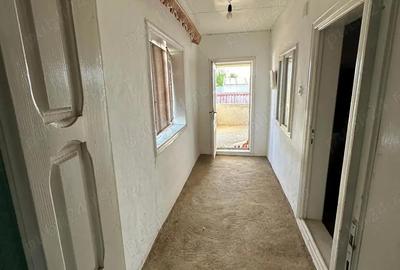 Casă cu 6 camere cu Teren 2000 Mp în Tătăranu - 2
