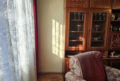 Apartament cu 3 camere decomandat în Vasile Aaron - 2