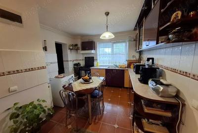 Str. Victoriei (tronson Marul de Aur) apartament 2 camere, in bloc tip vila, cu gradina - 4