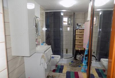 Casă cu 5 camere cu Teren 184 Mp în Central - 3