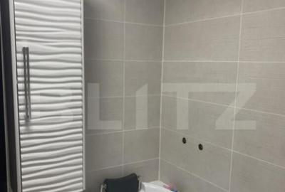 Casă cu 7 camere cu Teren 900 Mp în Central