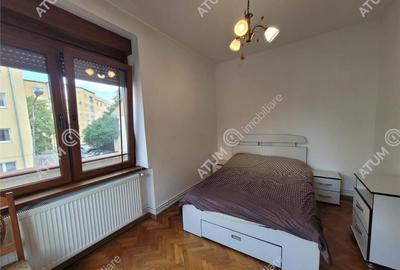 Apartament 2 camere si balcon in zona Piata Habermann din Si