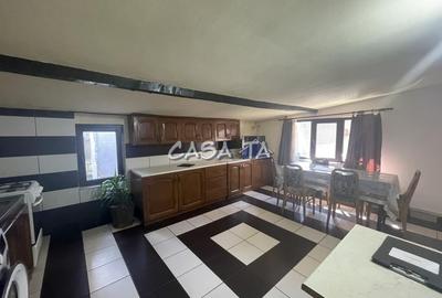 Casă cu 3 camere cu Canalizare în Central - 1