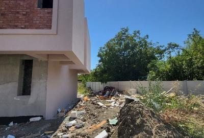 Casă cu 3 camere în Odăile