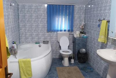 Apartament cu 3 camere decomandat în Ghermănești - 2
