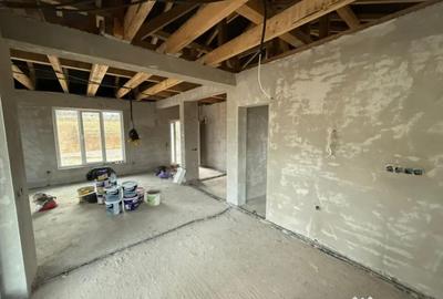 Casă cu 5 camere cu Teren 530 Mp în Satu Nou de Jos - 4