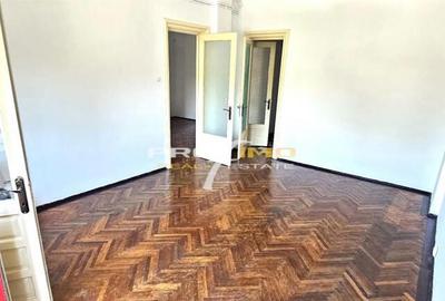 Apartament cu 6 camere decomandat în Central - 15