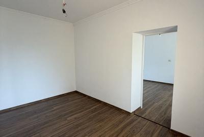Casă cu 4 camere în Vinga