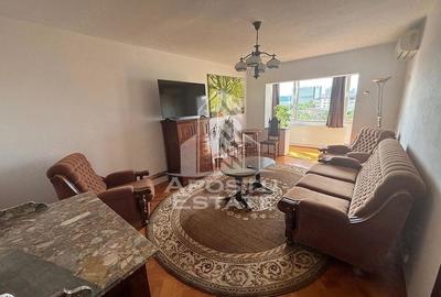 Apartament cu 3 camere decomandat în Aradului