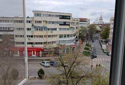 Apartament cu 3 camere decomandat în Lacu - 1