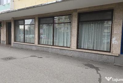 Spațiu comercial, de 120 mp, în Central - 1