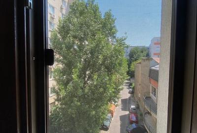 Apartament cu 2 camere decomandat, mobilat în Polonă - 24