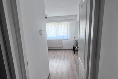 Inchiriez apartament 3 camere Est, Jibou, Salaj - 13