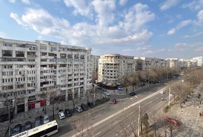 Apartament cu 4 camere decomandat, mobilat în Decebal