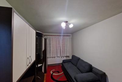Apartament cu 3 camere semidecomandat în Intim