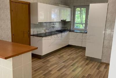 Casă cu 4 camere în Central - 6