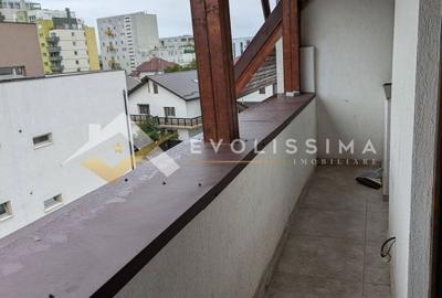 Apartament cu 3 camere semidecomandat, mobilat în Tractorul - 12