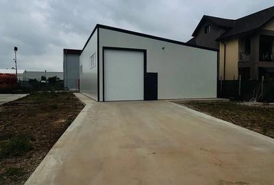 Spațiu comercial, de 150 mp, în Central - 3