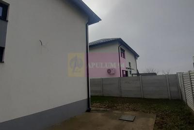 Casă individuală cu 4 camere cu Canalizare în Est - 19