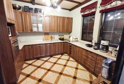 Casă cu 6 camere cu Teren 4042 Mp în Central - 10