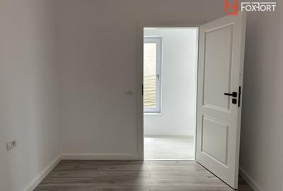 Duplex cu 5 camere cu Canalizare în Ghiroda - 6