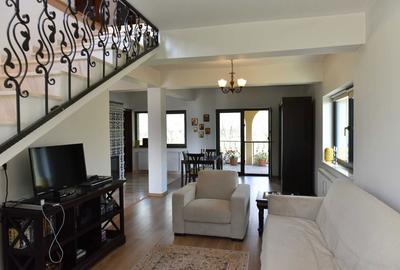 Casă cu 4 camere decomandat în Golești - 3