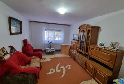 Faleza nord-apartament 2 camere decomandat cu gaze - 1