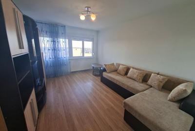 Central, langa Piata 700 - 2