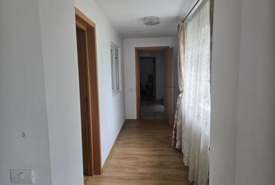 Casă cu 4 camere cu Canalizare în Sud - 5