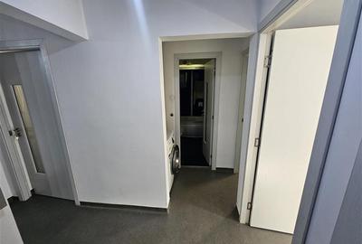 Apartament cu 3 camere decomandat în Micro IV - 9