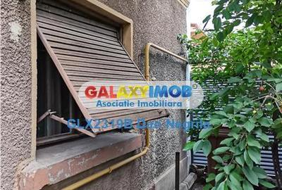 Casă cu 3 camere cu Canalizare în Central - 1