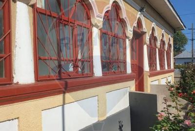Casă cu 3 camere cu Teren 1000 Mp în Negoi - 2