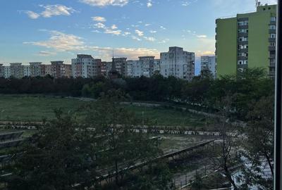 Apartament cu 2 camere semidecomandat în Micro 3 - 6