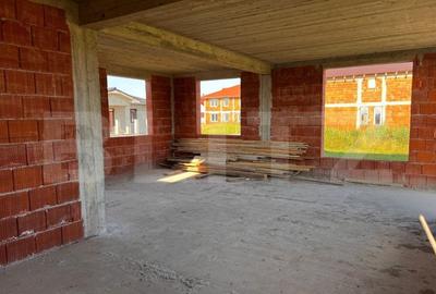 CASA DE VANZARE LA ROSU IN CIHEI, STRADA INCHISA,ZONA LINISTITA - 18