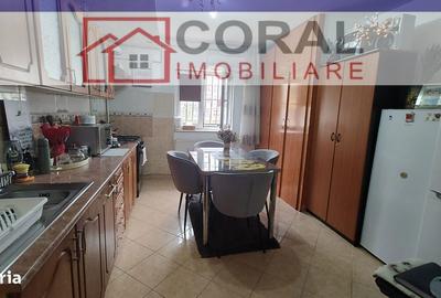 Apartament cu 3 camere decomandat în Decebal - 8